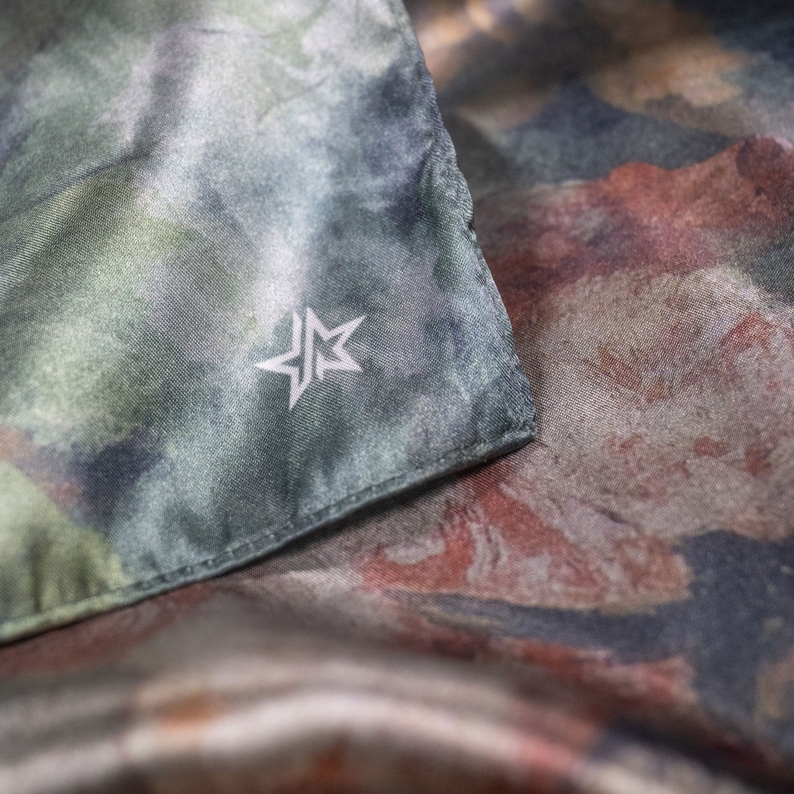 STARGLOW USOTSUKI スカーフ scarf BMSG バンダナ USOTSUKI] Scarf – BMSG