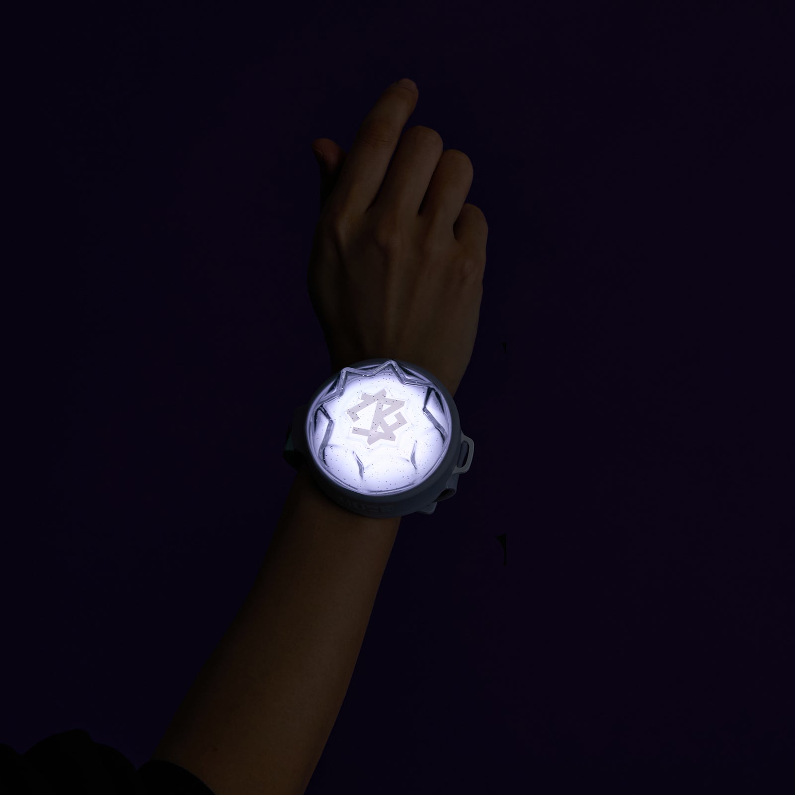 MAZZEL OFFICIAL LIGHT BAND S+ – BMSG