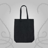 Lahir dari tas jinjing Bloom