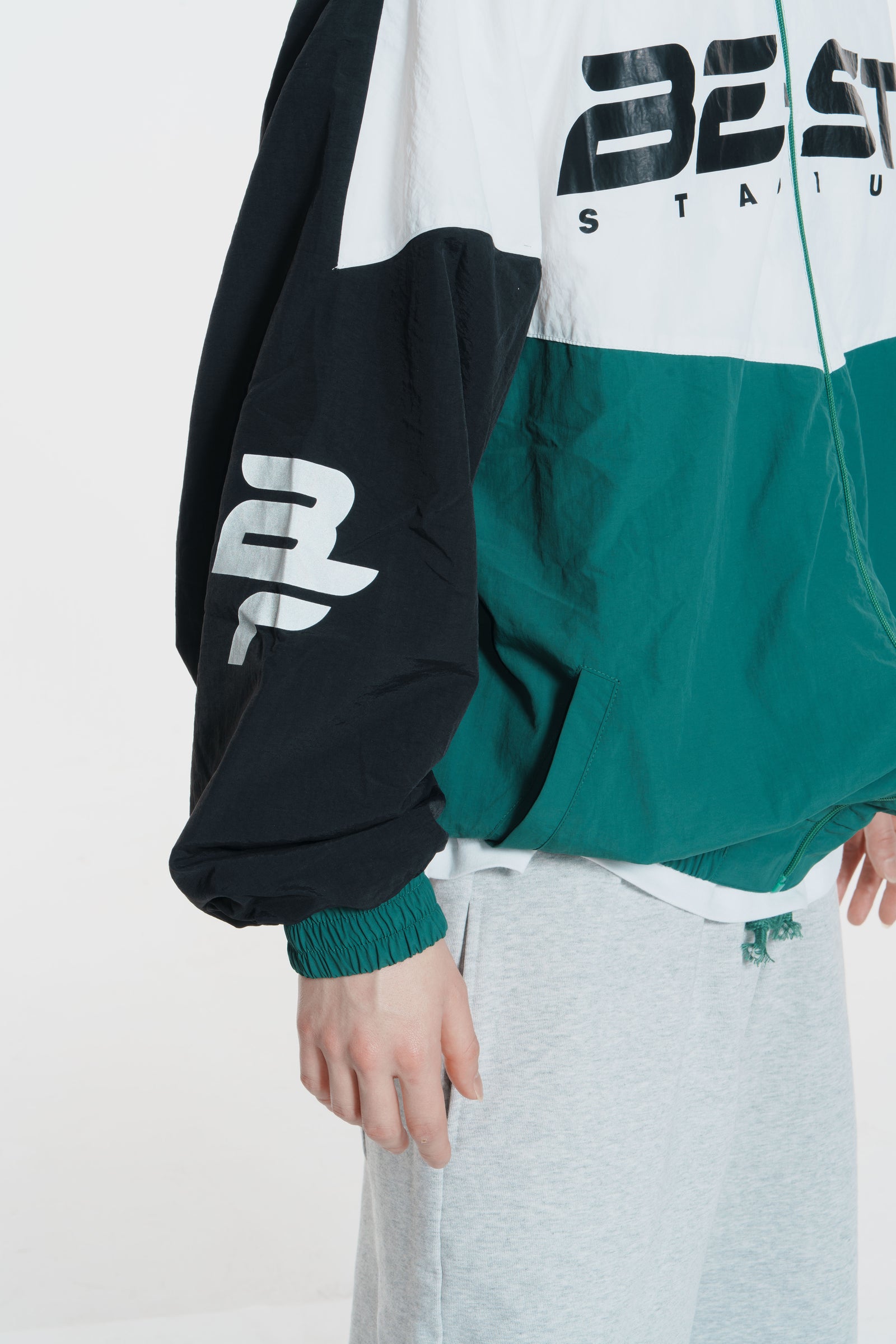 We are the “BE:ST” ナイロンブルゾン – BMSG