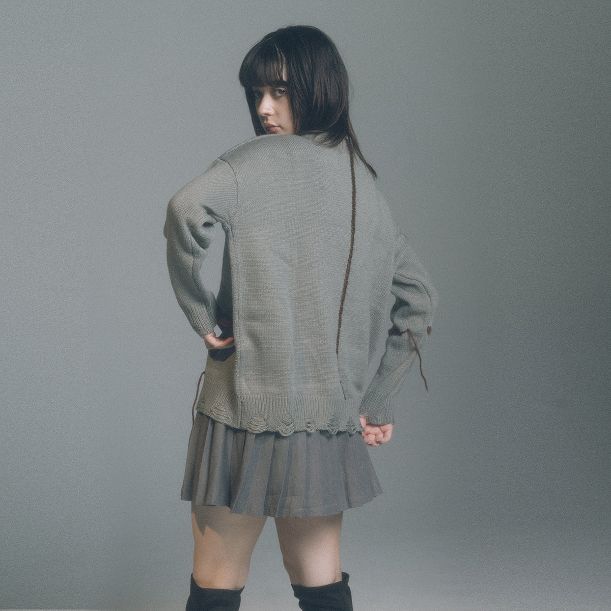 Novel Core × A Good Bad Influence” Outline Sweater Gray – BMSG