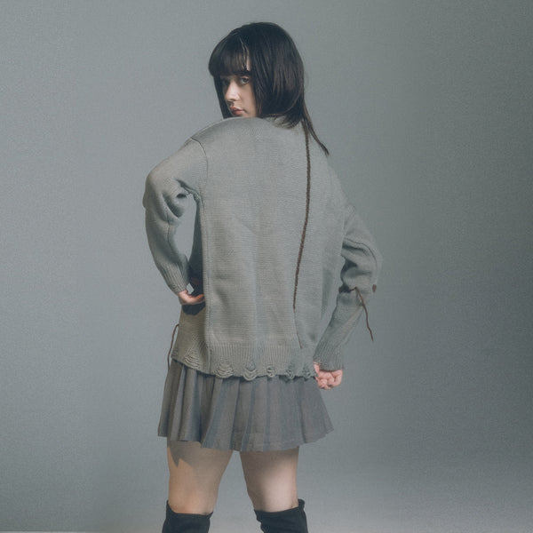 ”Novel Core × A Good Bad Influence” Outline Sweater Gray