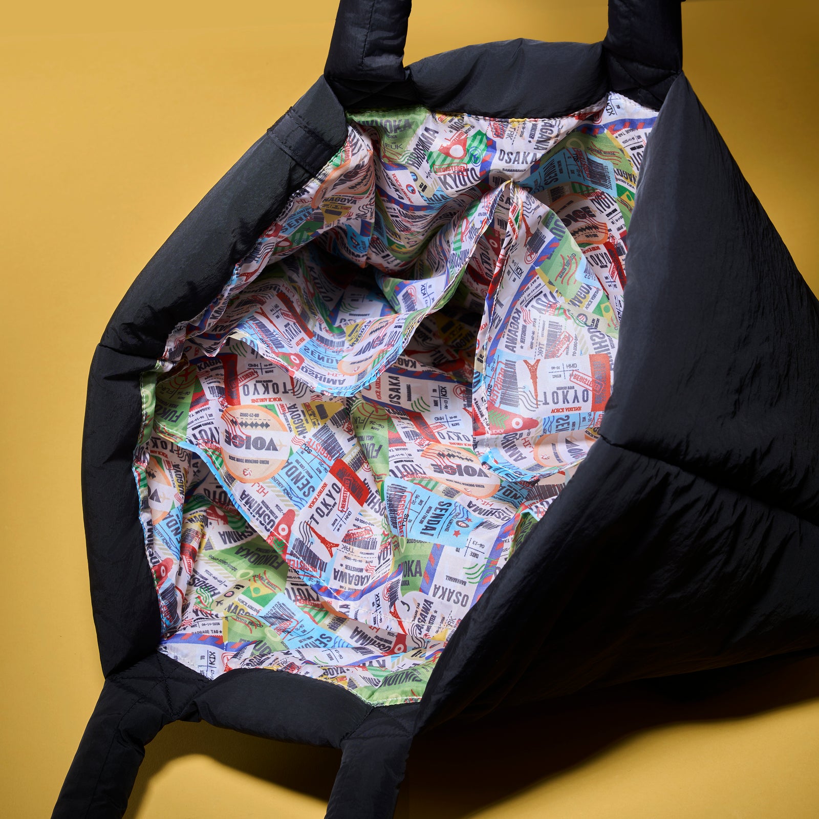VOICE Padded Tote【2026年5月19日(火)より順次発送予定】 – BMSG