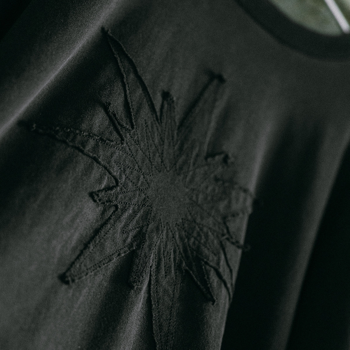 Born to Bloom ロングスリーブTシャツ【2026年11月下旬から順次発送